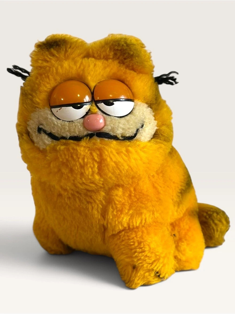 Vintage 1981 Garfield R Dakin Sitting Plush Toy - Made in Korea 6”